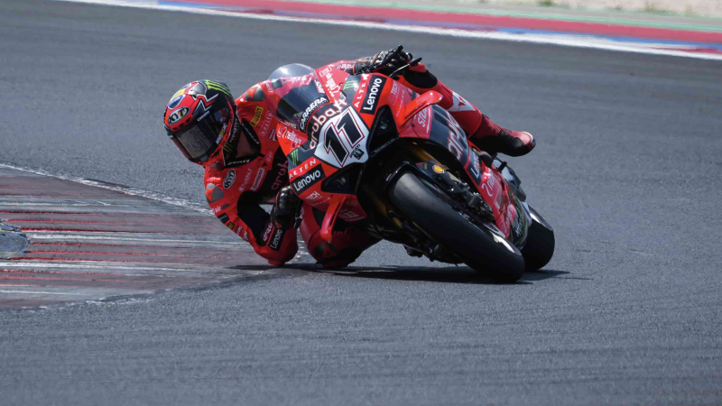 WSBK: Razgatlioglu y Bulega lideran los test en Misano