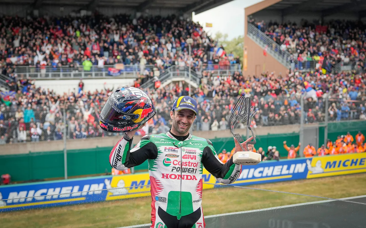 GP de Francia 2025: Zarco gana en un pandemonio de carrera 1 GP de Francia 2025: Zarco gana en un pandemonio de carrera