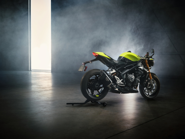 Triumph Speed Triple 1200 RX: la más potente y radical de la historia