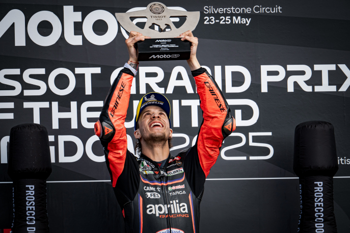 GP de Gran Bretaña 2025: Bezzecchi gana en otro caos de carrera