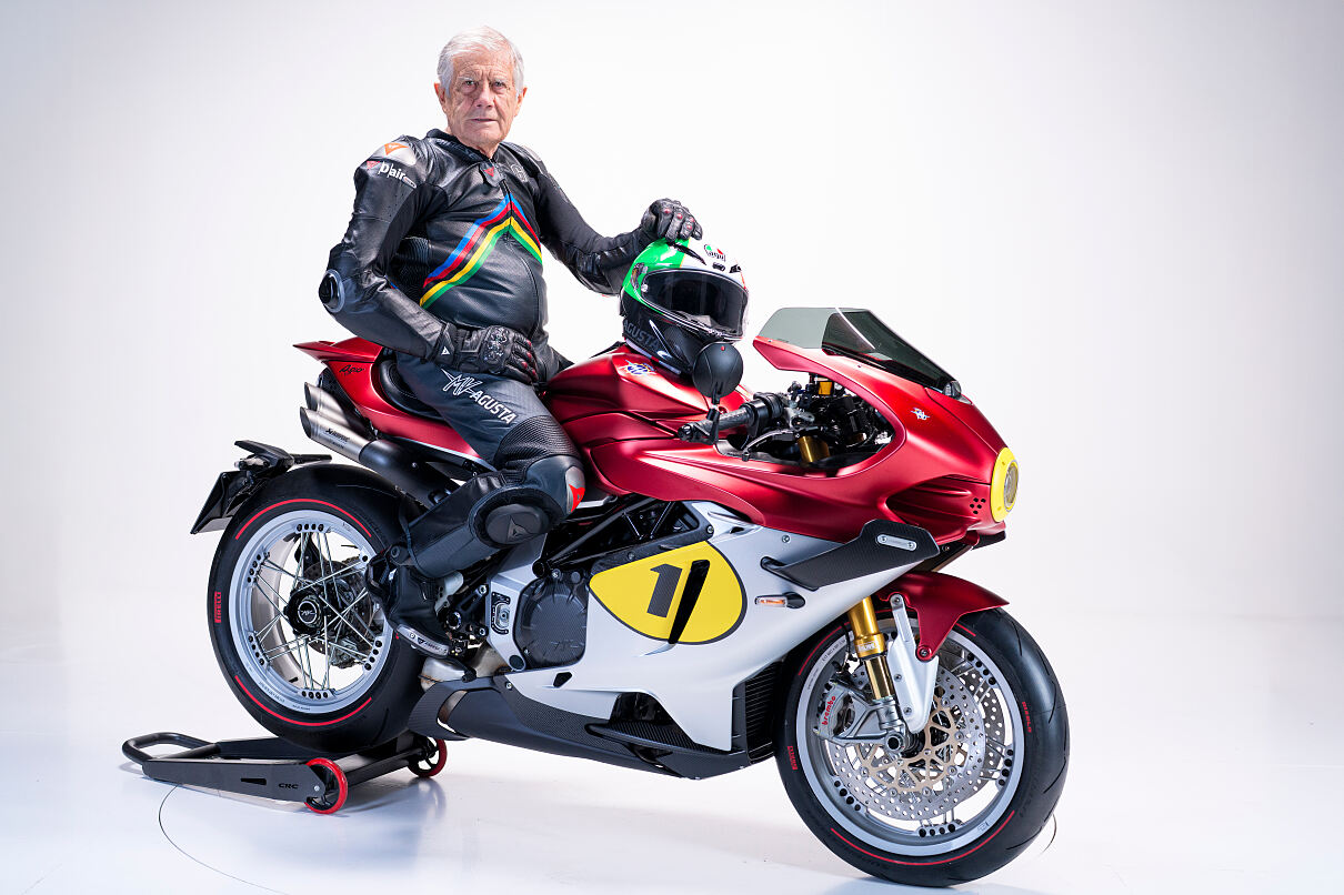 MV Agusta Superveloce 1000 AGO: un tributo a Giacomo Agostini