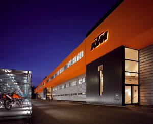 ¿KTM resurge a base de ventas?