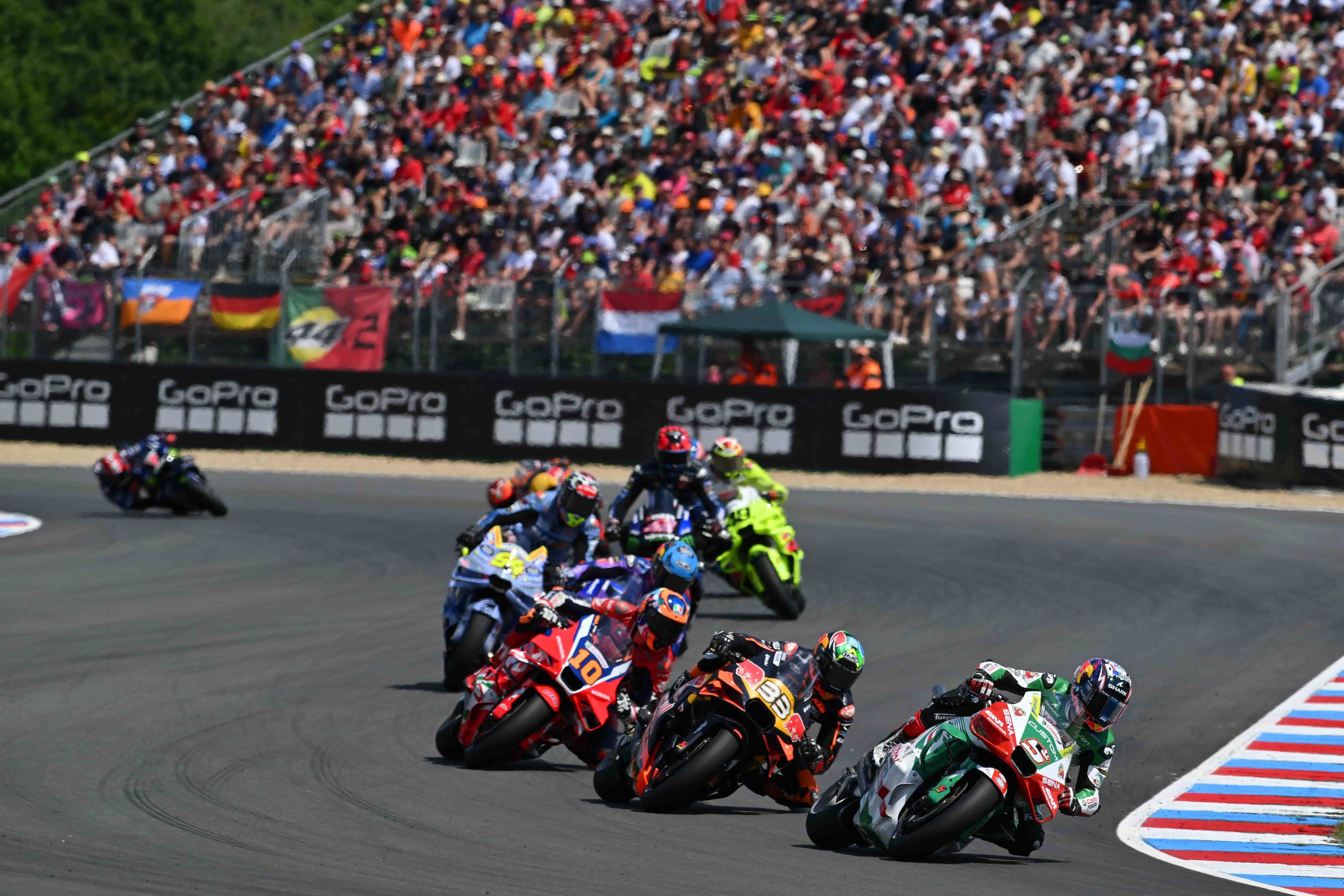 Carlos Ezpeleta y el futuro de MotoGP: conectar más allá de las motos