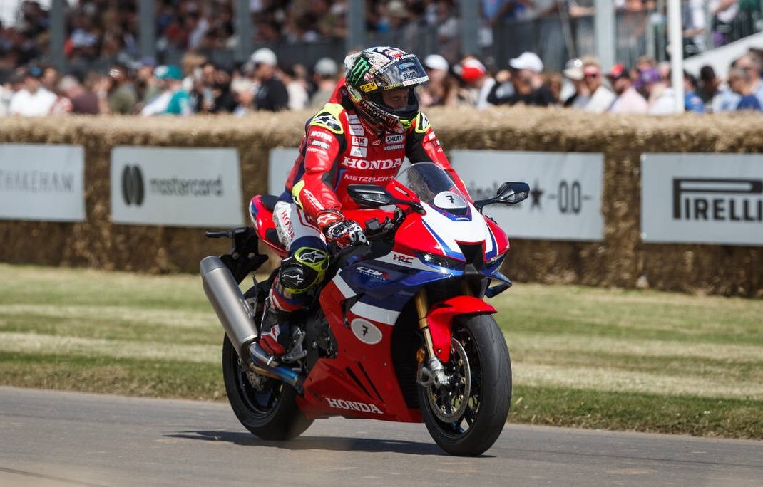 Honda Fireblade: ¿una deportiva con motor V4?