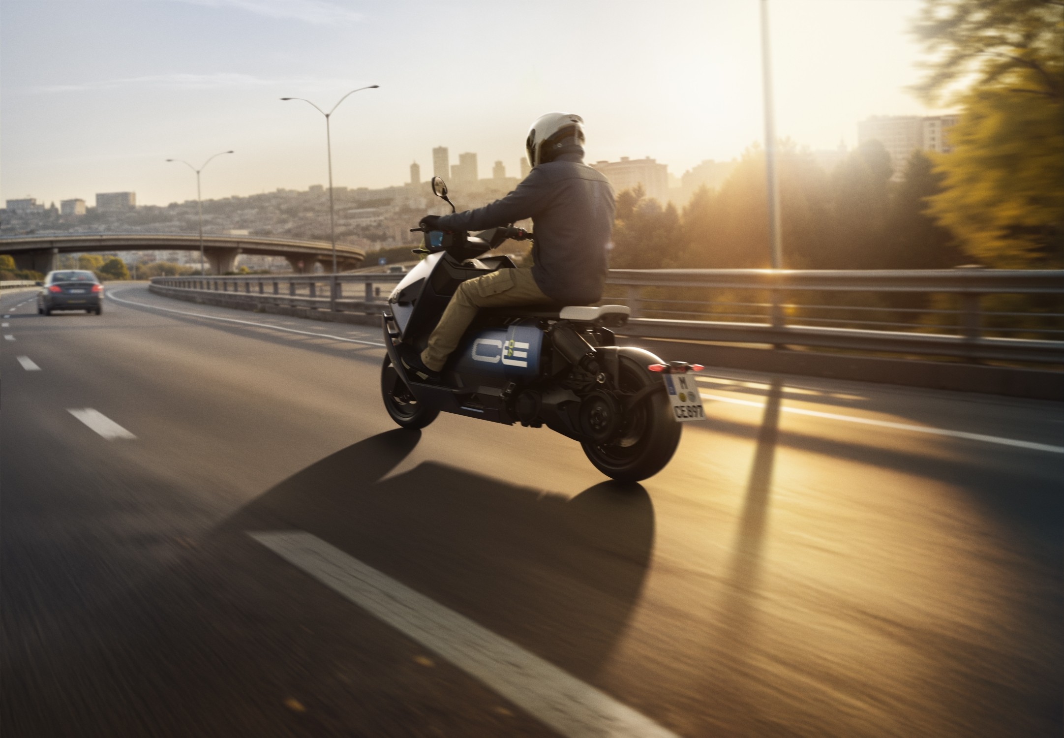 BMW Motorrad presentó la nueva BMW CE 04