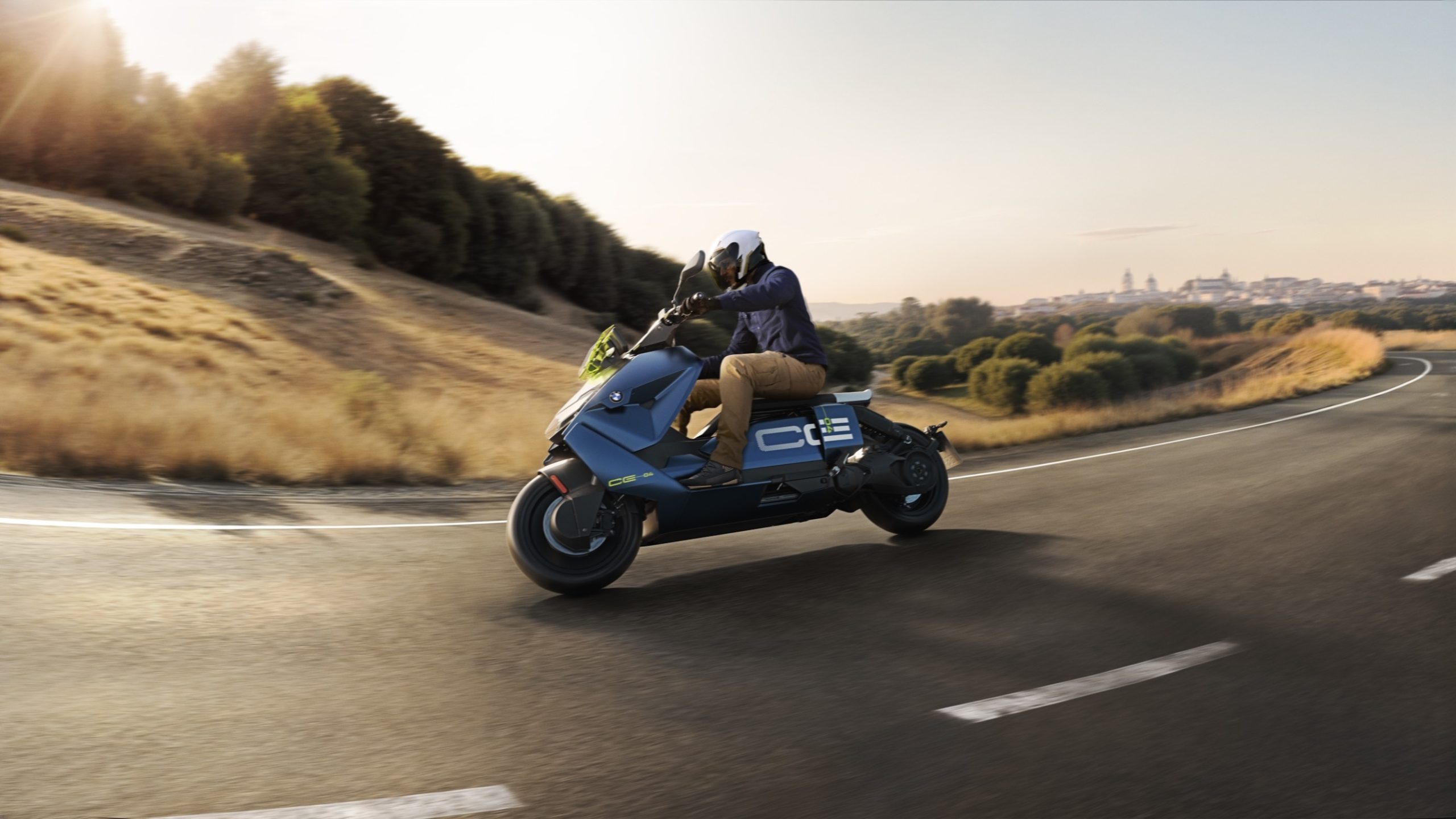 BMW Motorrad presentó la nueva BMW CE 04