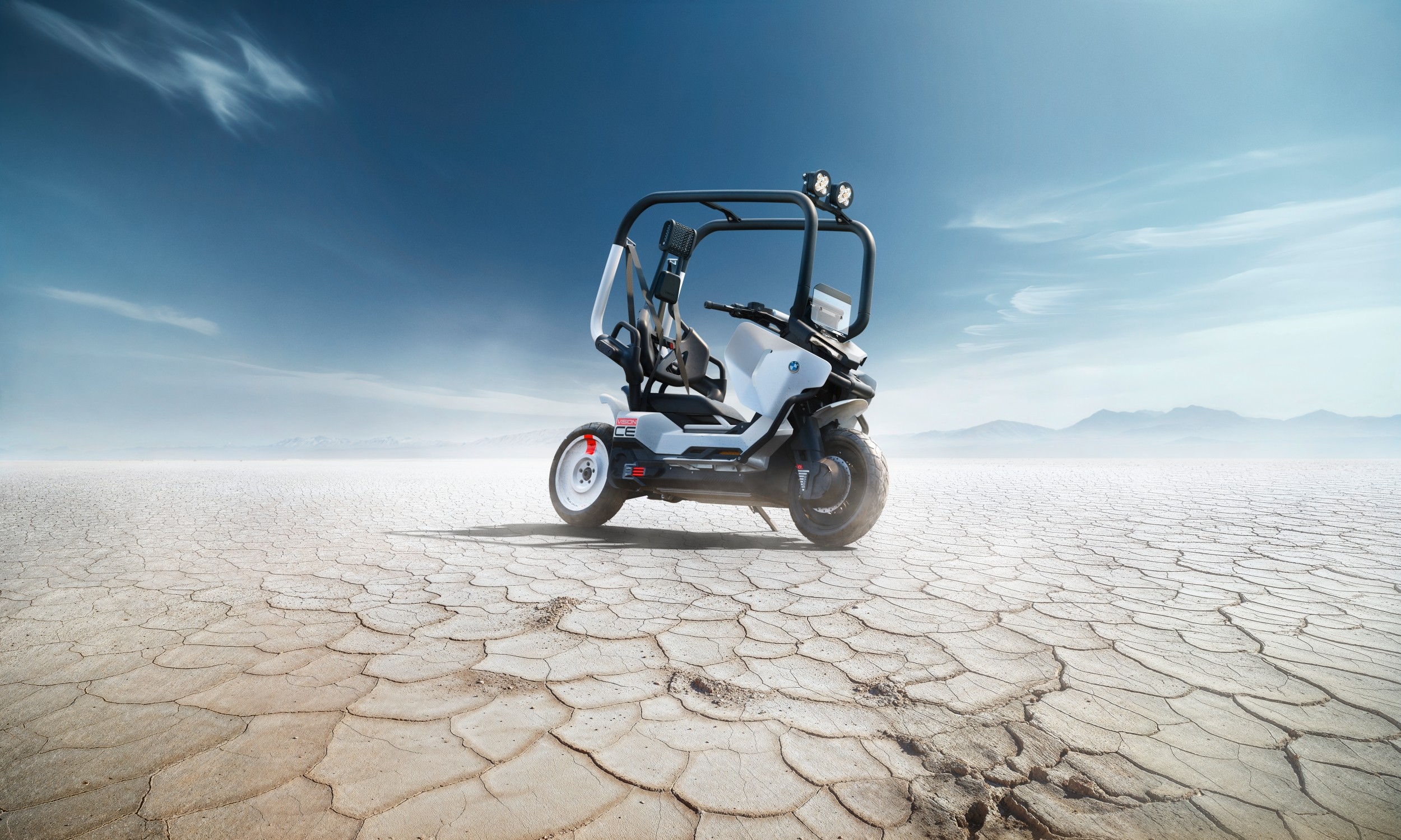 BMW Vision CE: vuelve la moto "con techo"