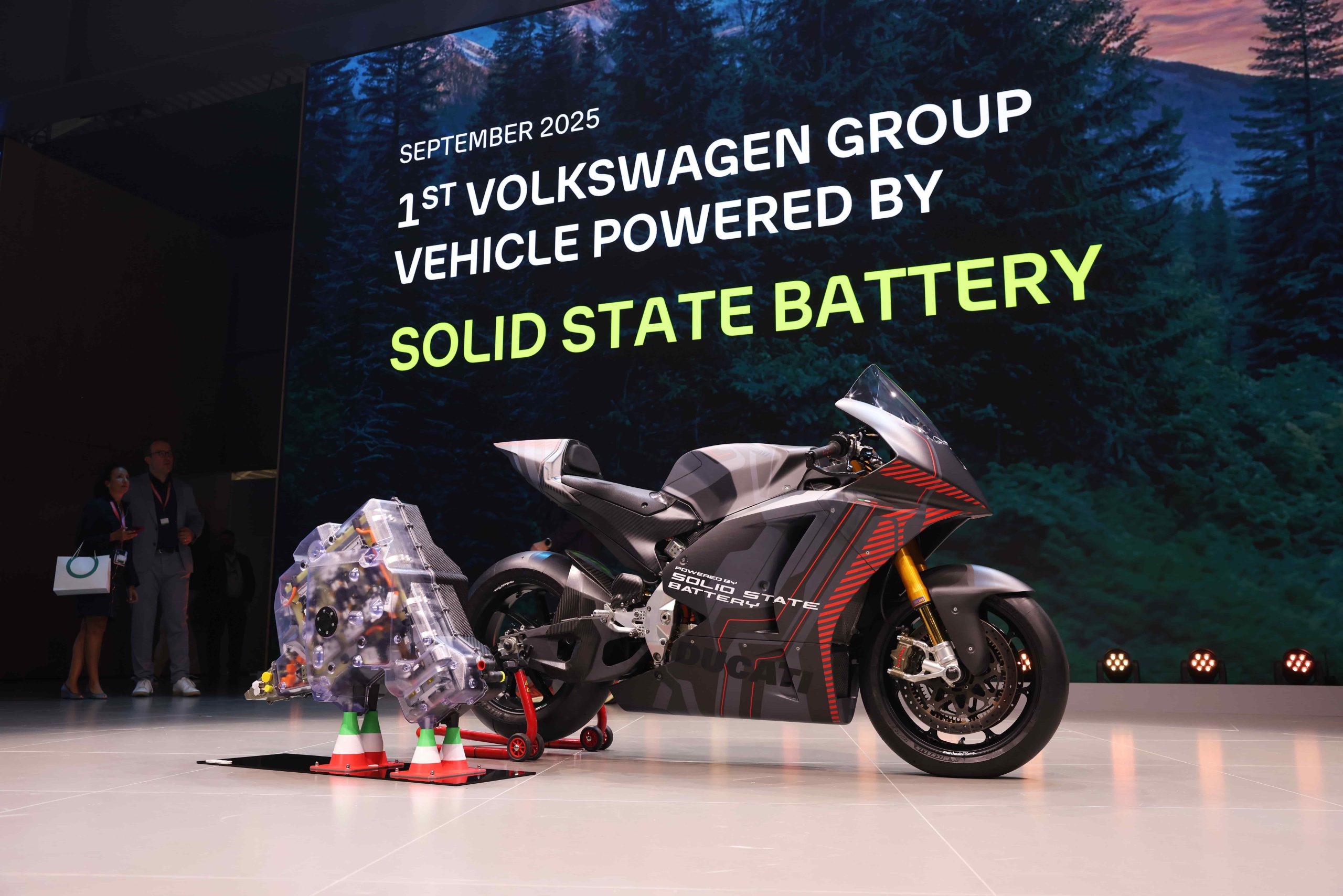 Ducati y Volkswagen presentan su batería de estado sólido