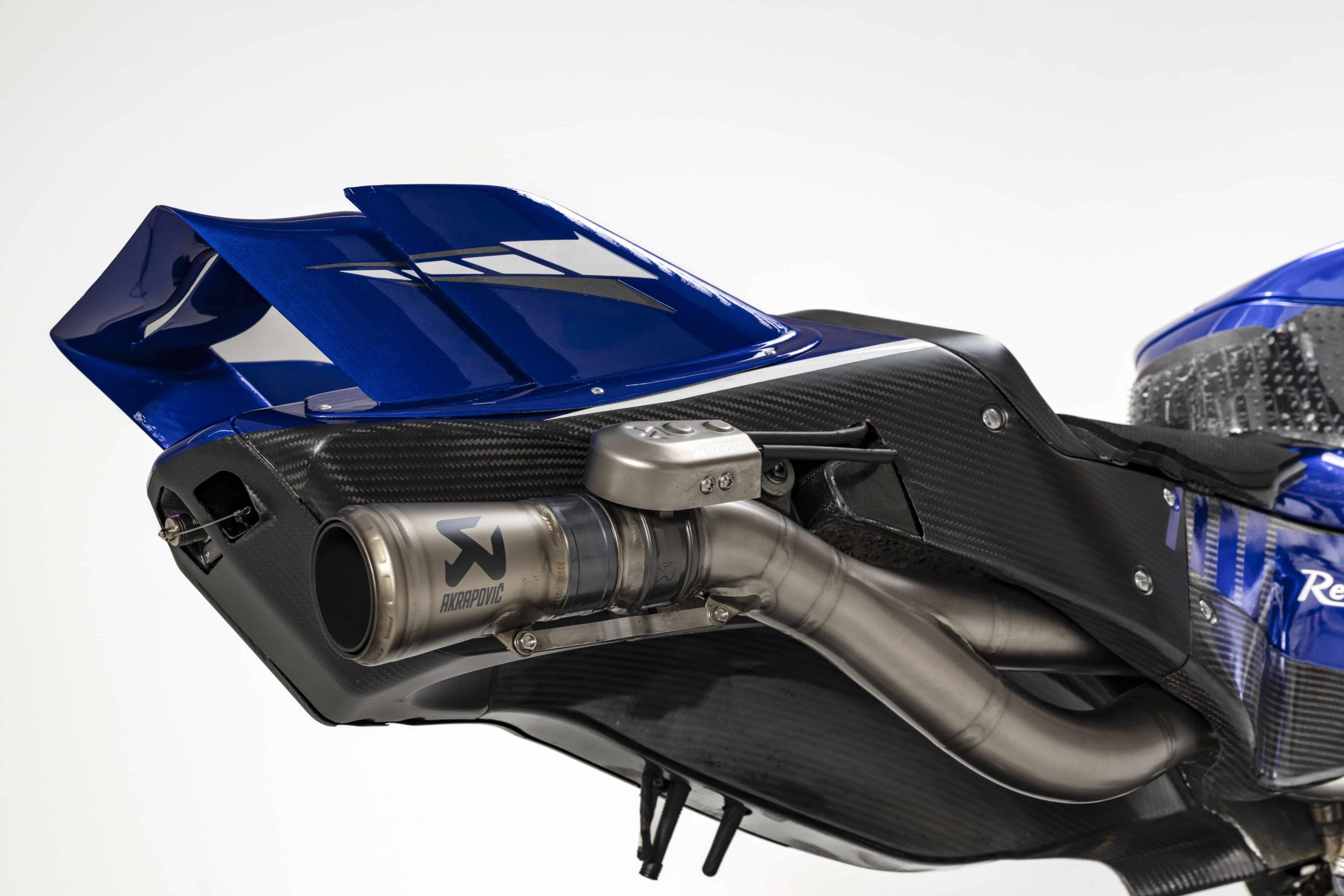 Yamaha presentó la YZR-M1 con motor V4 en Misano