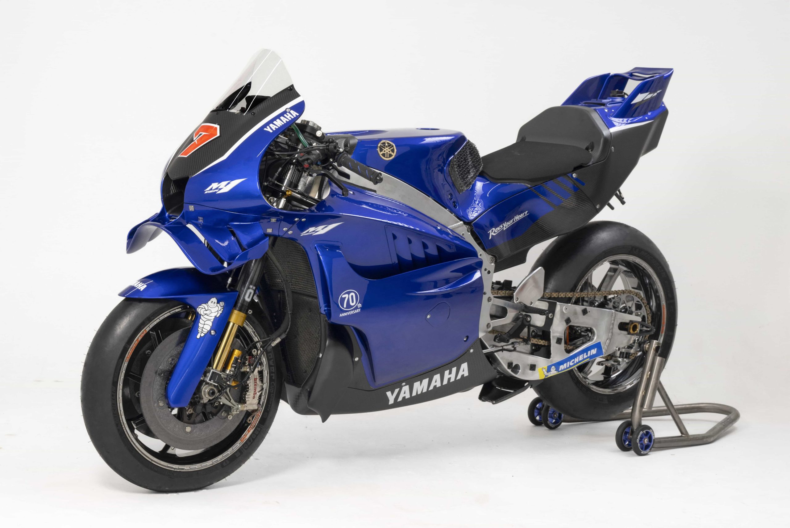 Yamaha presentó la YZR-M1 con motor V4 en Misano