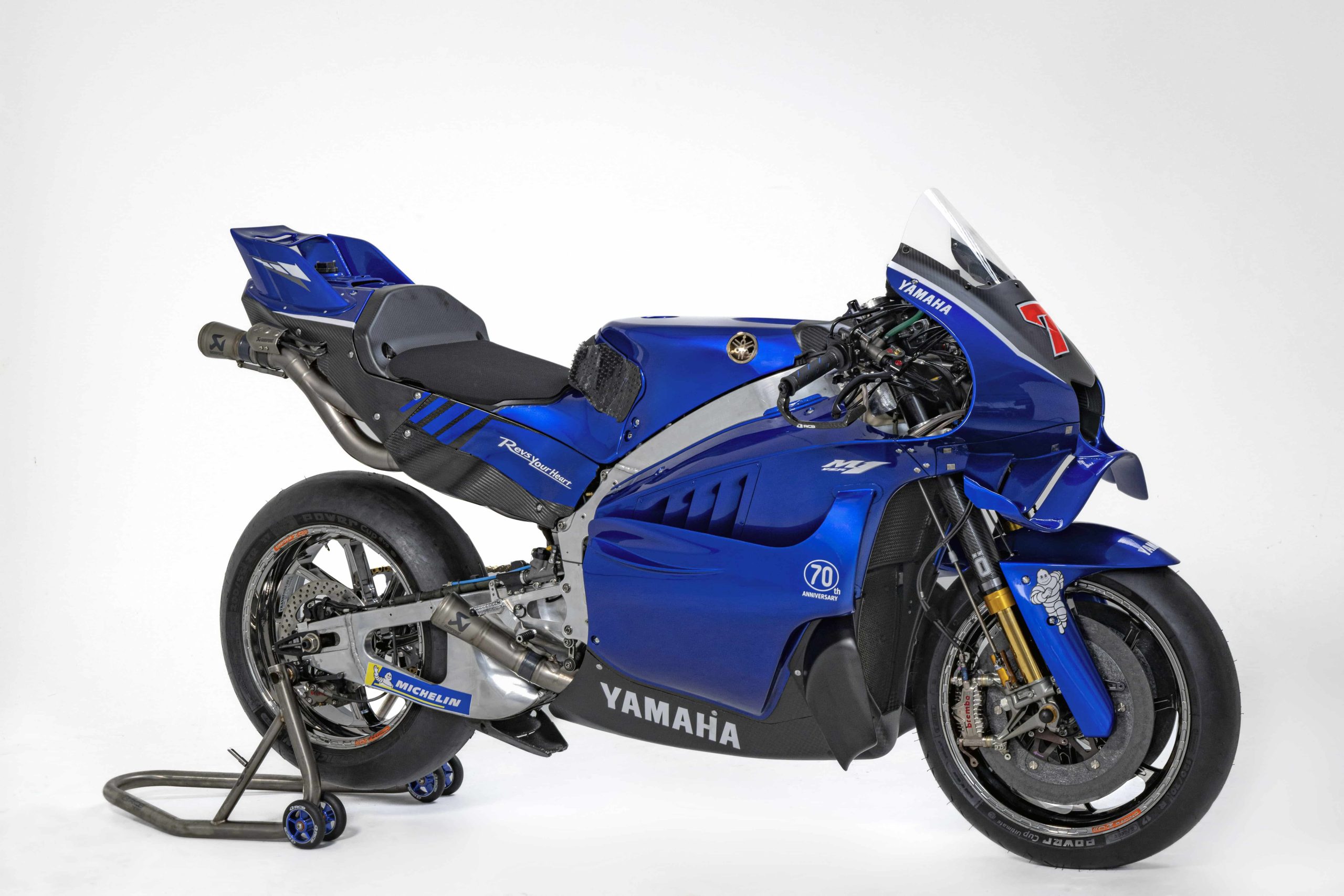 Yamaha presentó la YZR-M1 con motor V4 en Misano