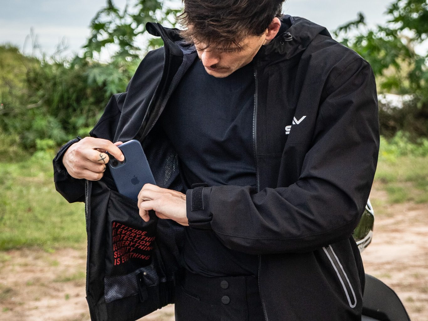 STAV Tech indumentaria técnica para moto 4