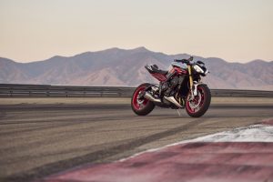 Triumph Street Triple 765 RX y Moto2 Edition: herederas de la velocidad en pista