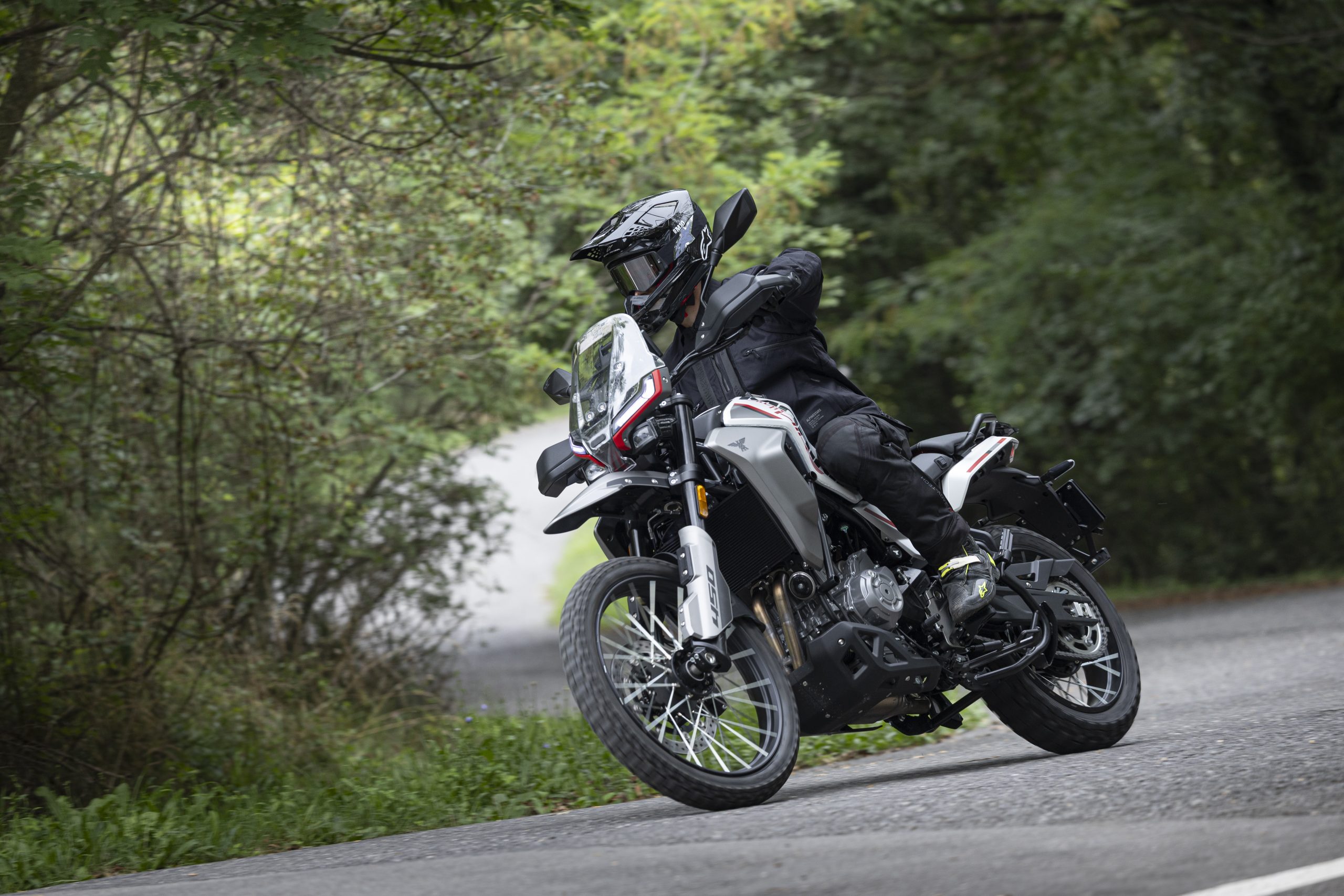 Moto Morini Allthrike 450 (1) acción