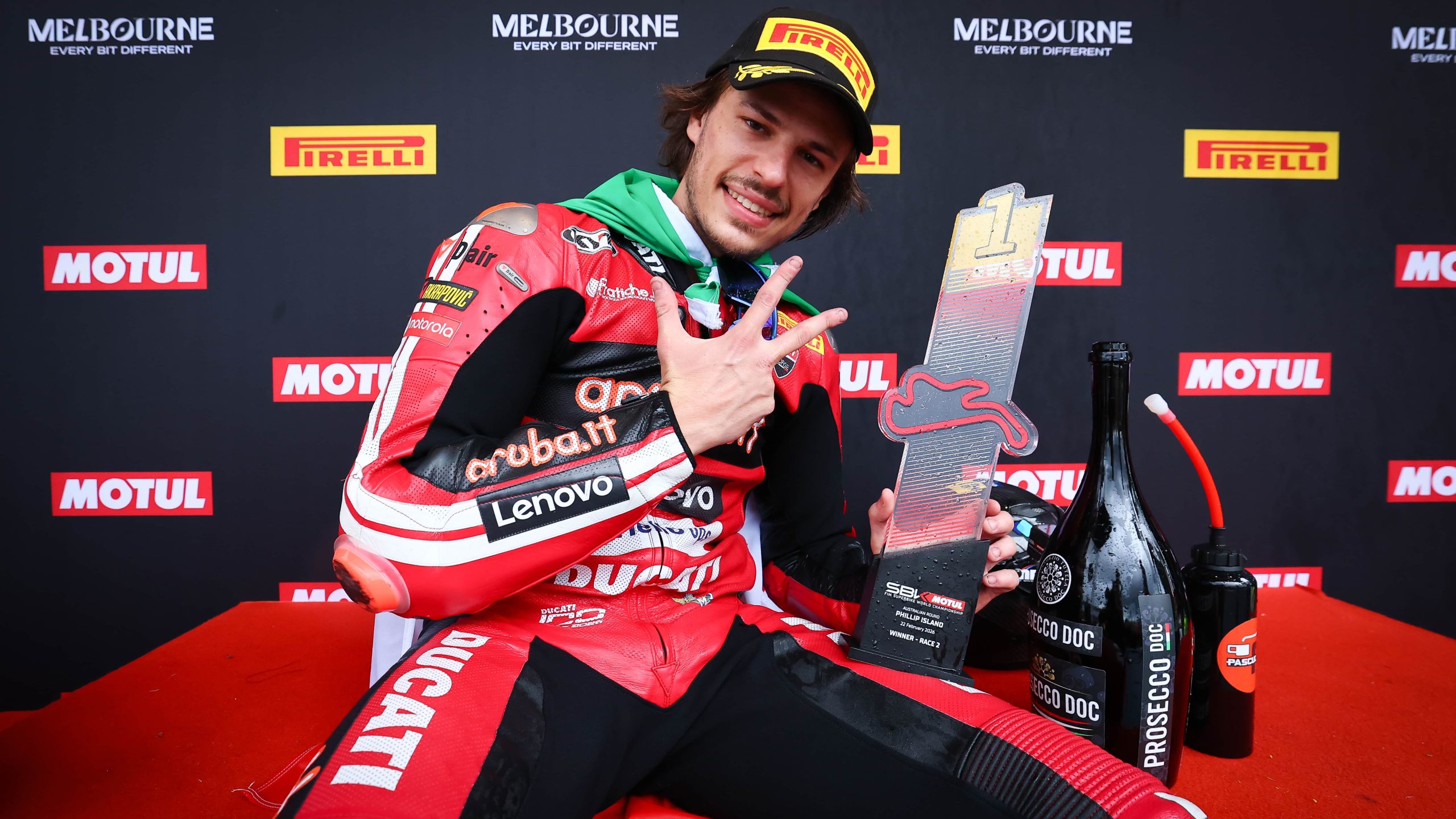 WSBK Phillip Island 2026: Bulega inaugura la temporada con triplete