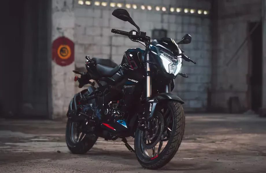 Bajaj Pulsar NS160 2026: renovación funcional
