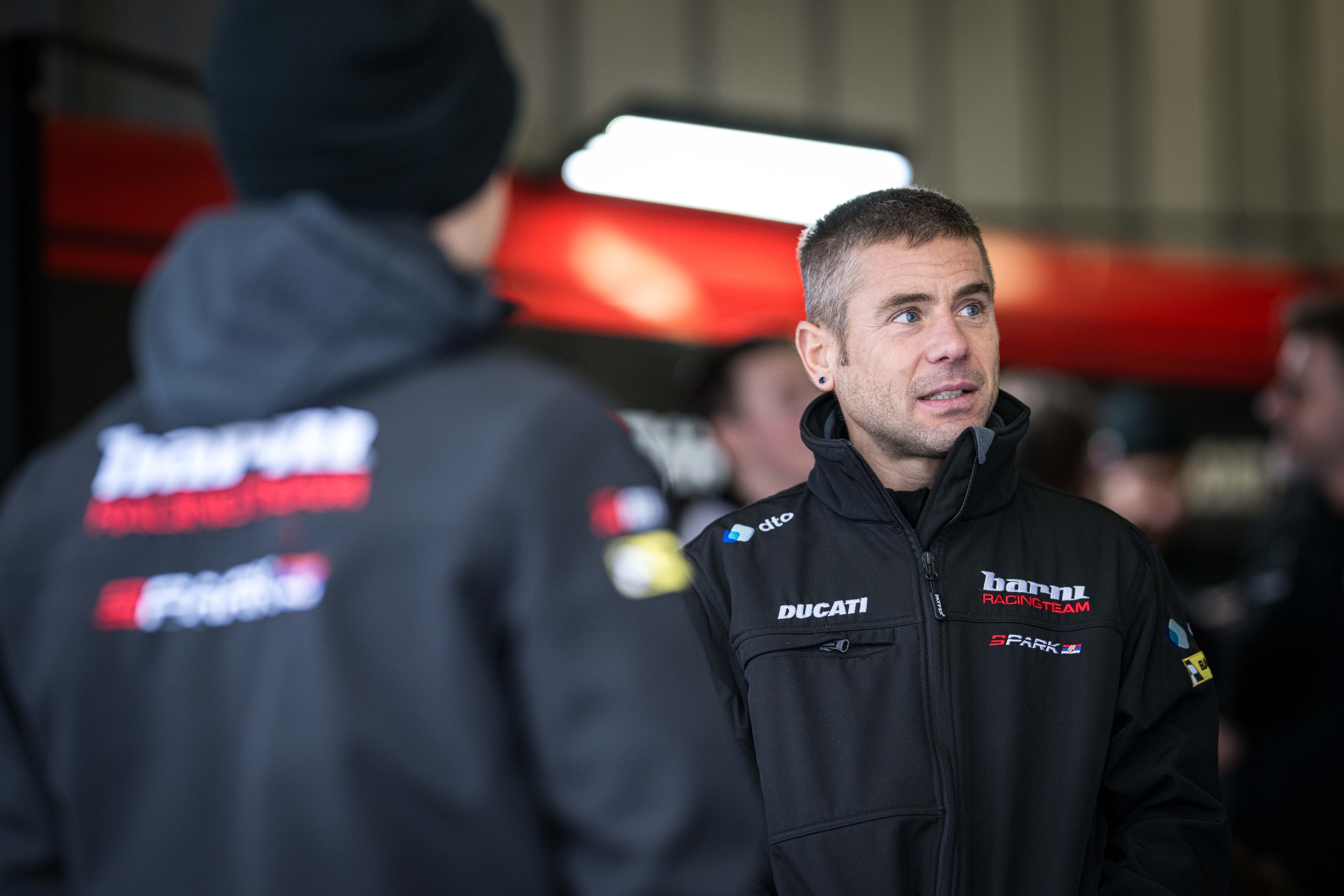 Alvaro Bautista sobre Bulega: "habría que hacer algo para penalizarlo, no?"