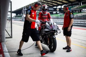 La Ducati Desmosedici GP27 ya en pista