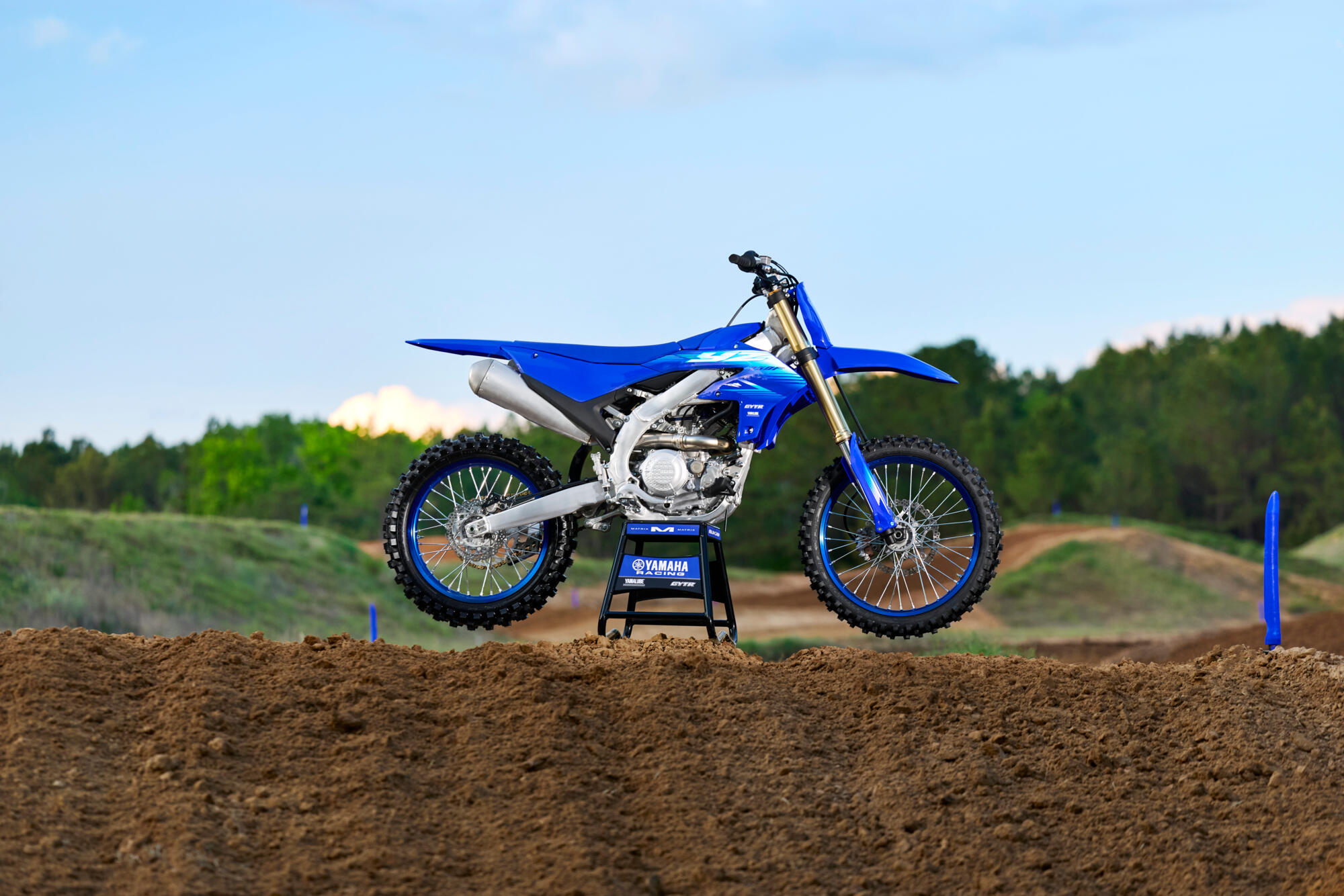 Con la vasta experiencia acumulada, la Yamaha YZ250F se renueva con cambios en motor, parte ciclo y carrocería.