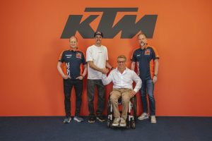 Luego de la salida de Pedro Acosta y Brad Binder, Alex Márquez y Fabio Di Giannantonio ocupan sus lugares como pilotos del equipo oficial KTM.