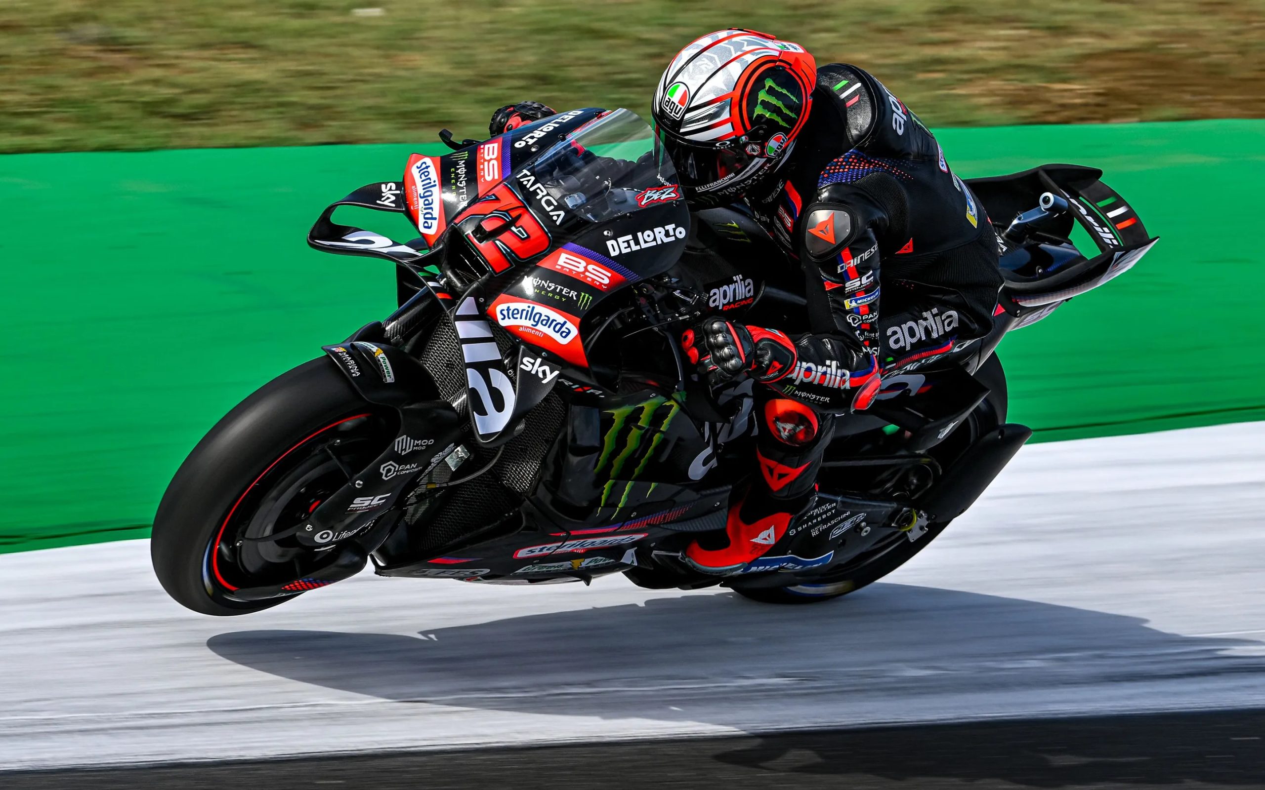 Bezzecchi a ritmo de récord se impone en el viernes de Misano